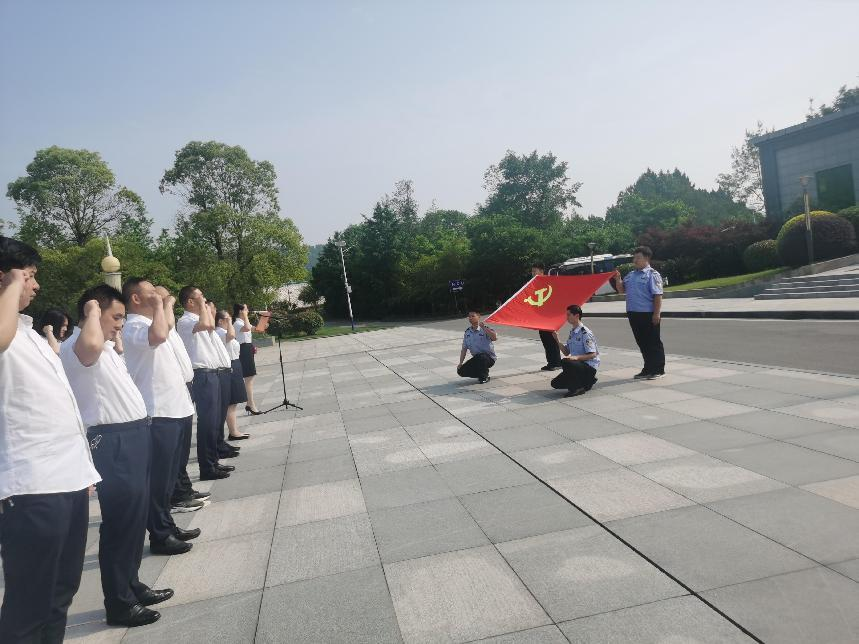 走進(jìn)廉政教育基地，以案為鑒警鐘長(zhǎng)鳴