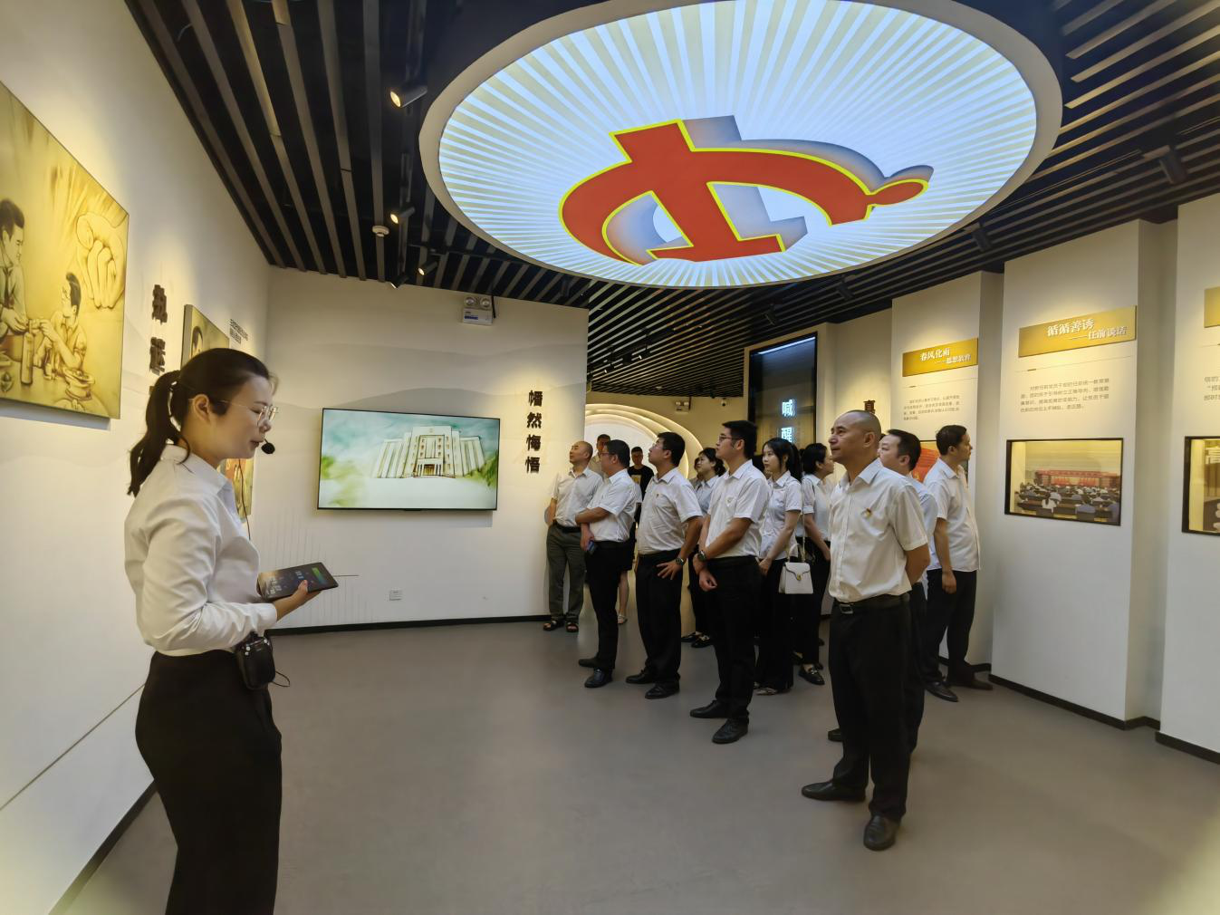 市秦巴農(nóng)擔(dān)公司開展“學(xué)習(xí)黨規(guī)黨紀(jì)、筑牢廉潔底線”黨紀(jì)學(xué)習(xí)主題黨日活動(dòng)